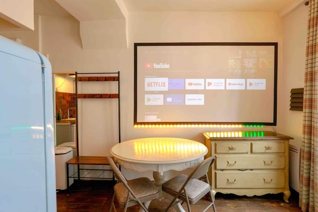 Studio With Home Cinema@Paris Chatelet Exterior photo