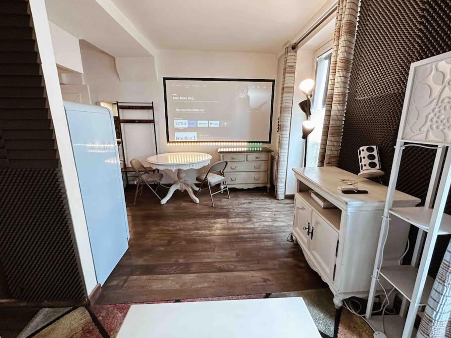Studio With Home Cinema@Paris Chatelet Exterior photo